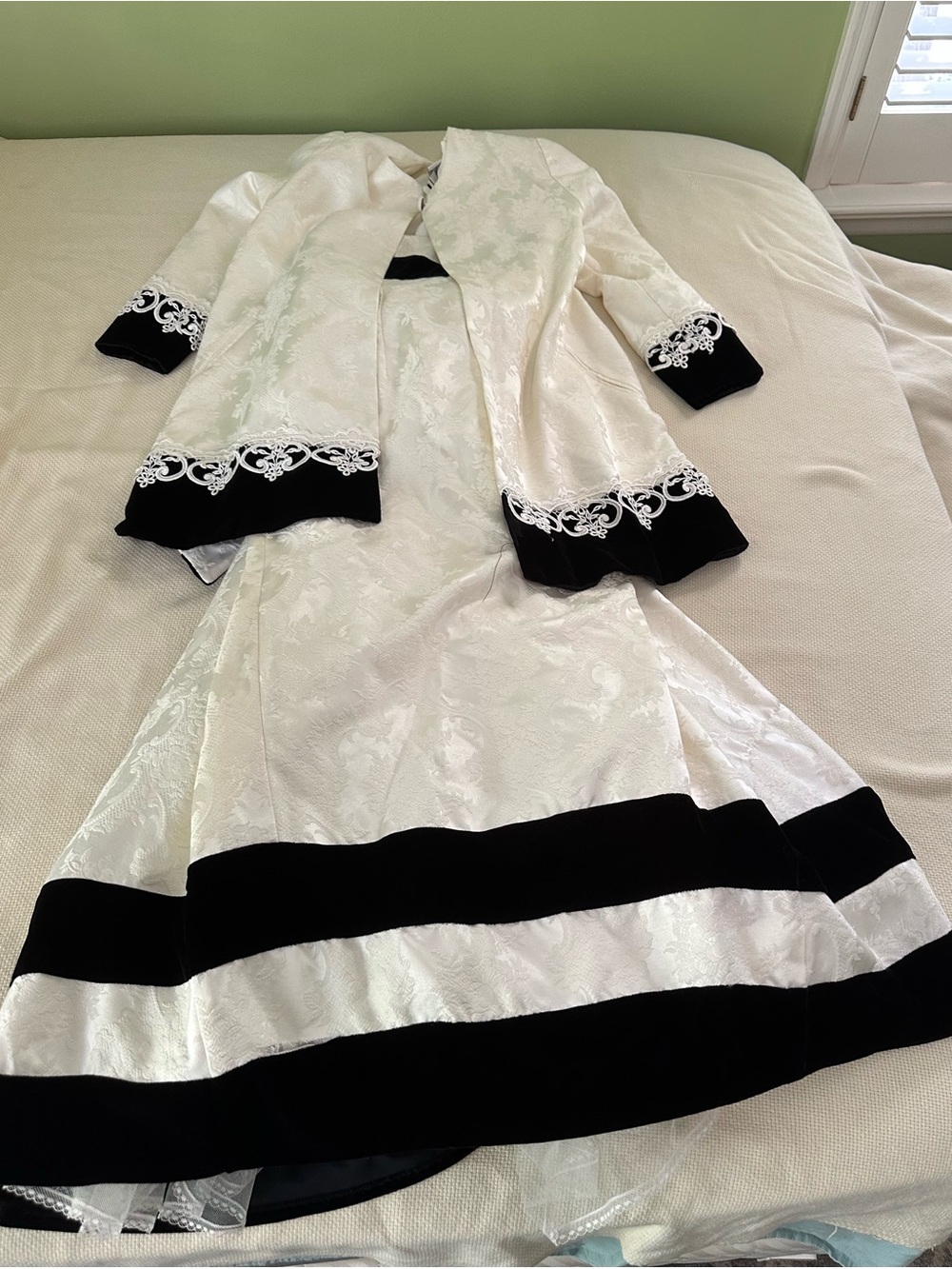 Vintage Jessica McClintock 2-Piece Formal Gown & Matching Coat Set